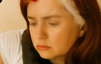 چرا رنگ مو روی موی سفید نمی‌گیرد؟